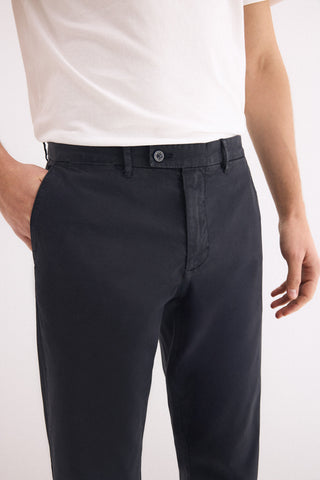 Pantalón Slim Fit con Bolsillos