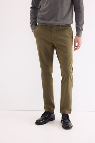 Pantalón Slim Fit con Bolsillos