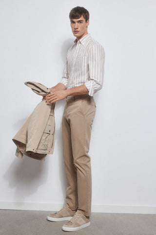 Pantalón Slim Fit con Bolsillos