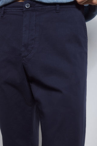 Pantalón Slim Fit con Bolsillos