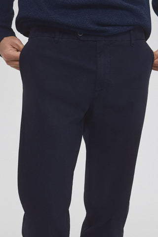 Pantalón Slim Fit con Bolsillos