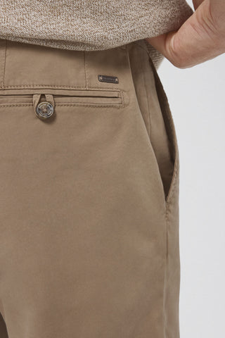 Pantalón Slim Fit con Bolsillos