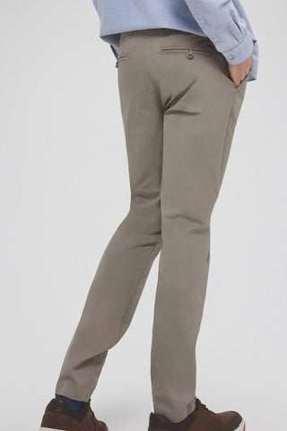 Pantalón Slim Fit con Bolsillos