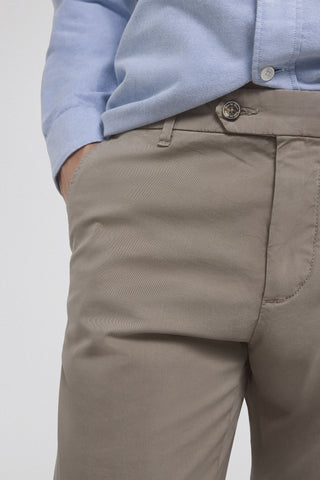 Pantalón Slim Fit con Bolsillos