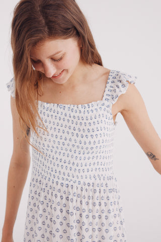 Vestido con Volantes Estampado Geométrico