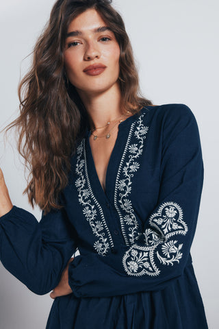 Vestido Camisero con Detalles Bordados