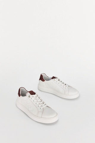 Tenis de Piel con Logo Grabado, Mujer