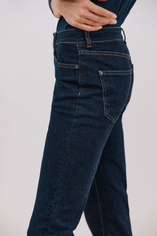 Jeans Recto Talle Medio con Bolsillos