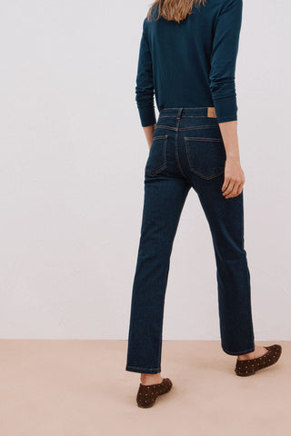 Jeans Recto Talle Medio con Bolsillos
