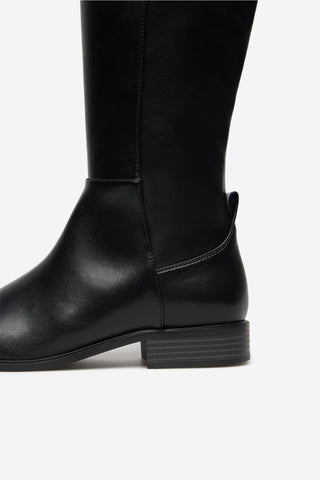 Bota Alta con Detalle Elástico Efecto Piel