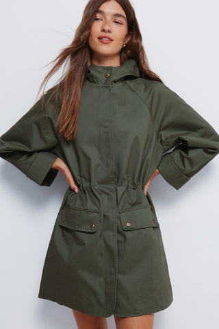 Chaqueta Larga con Detalle Bolsillos