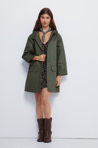 Chaqueta Larga con Detalle Bolsillos