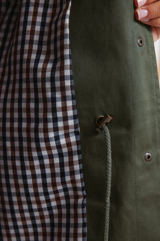 Chaqueta Larga con Detalle Bolsillos