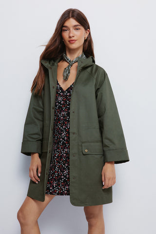 Chaqueta Larga con Detalle Bolsillos