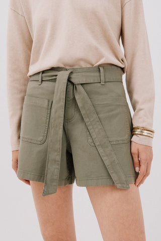 Short Denim con Detalle Cinturón