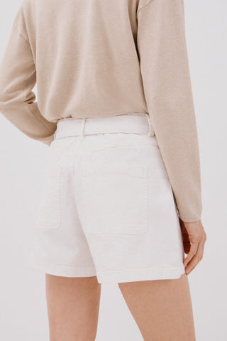 Short Denim con Detalle Cinturón