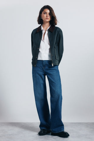 Chaqueta Corta con Cuello en Contraste