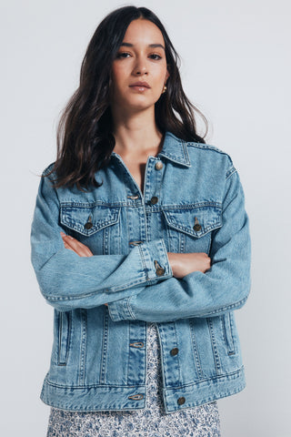Chaqueta Denim Oversize con Bolsillos