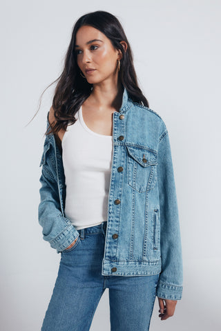 Chaqueta Denim Oversize con Bolsillos