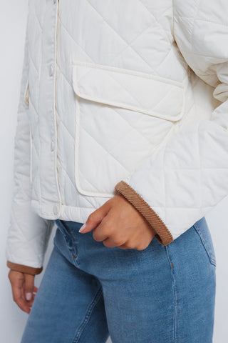 Chaqueta  Corta Acolchada con Cuello Pana