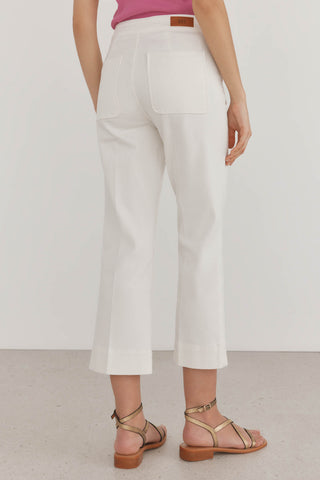 Jeans Cropped con Detalle Cinturón