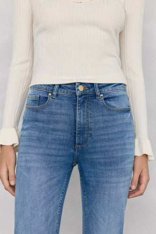 Jeans Flare Push Up con Bolsillos