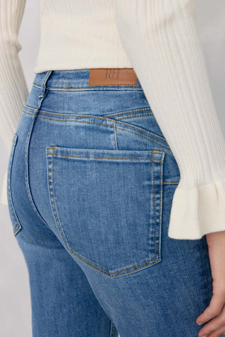 Jeans Flare Push Up con Bolsillos