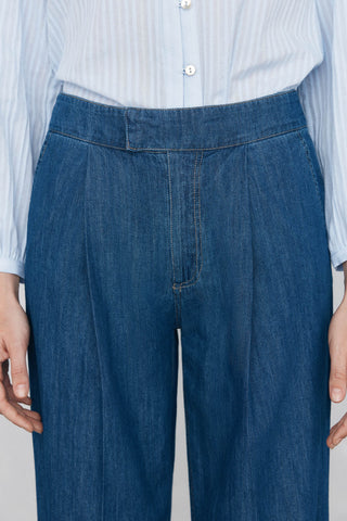Jeans Wide Leg con Detalle Pinzas