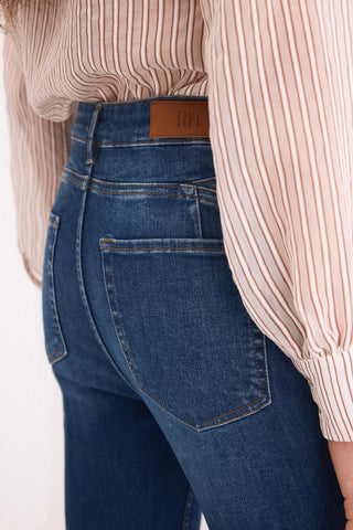 Jeans Push Up Talle Medio con Bolsillos