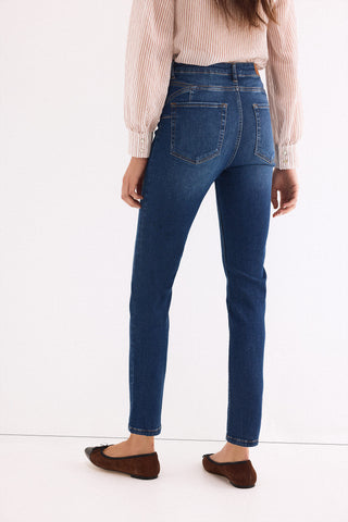 Jeans Push Up Talle Medio con Bolsillos