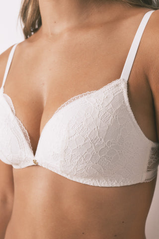 Sujetador Triangular con Relleno y Detalle Encaje