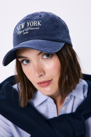 Gorra con Tira Ajustable " New York"