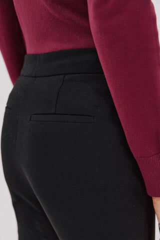 Pantalón Recto con Botones Metálicos