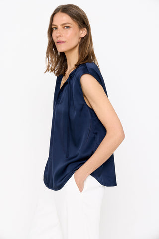 Blusa Satinada con Cordón Fruncido