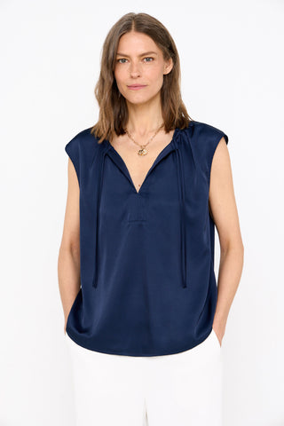 Blusa Satinada con Cordón Fruncido