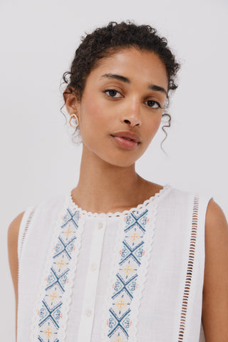 Blusa sin Mangas con Detalle Bordado