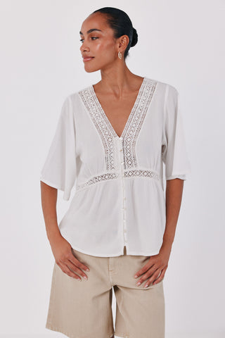 1.T.Ki.Blusa Encajes.