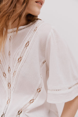 Blusa Manga Acampanada con Bordado