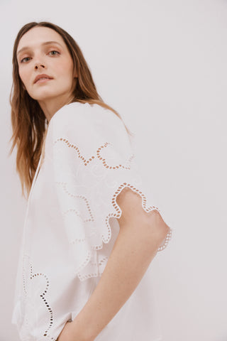 Blusa Manga Corta con Detalles Bordados