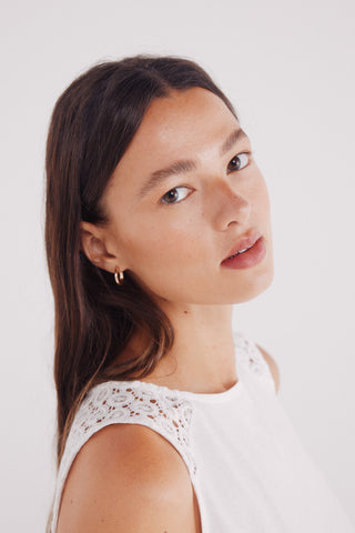 Camiseta sin Mangas con Detalle de Crochet