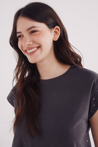 Camiseta Manga Corta con Tachuelas