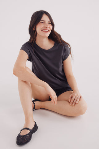 Camiseta Manga Corta con Tachuelas
