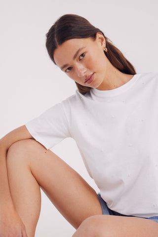 Camiseta Manga Corta con Detalle Perlas