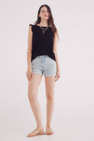 Camiseta con Volantes de Crochet