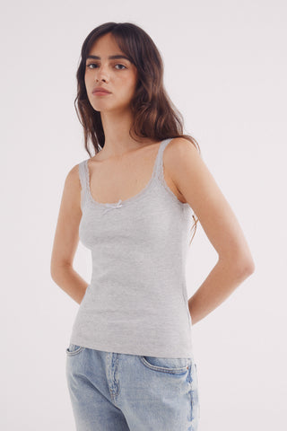 Camiseta de Tirantes con Detalle de Encaje