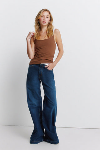 Sleeveless Square-Neck Top.