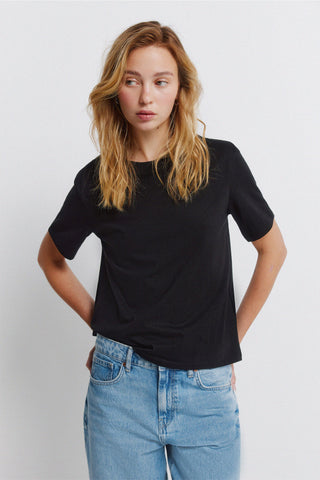 S/S Heavy T-Shirt.