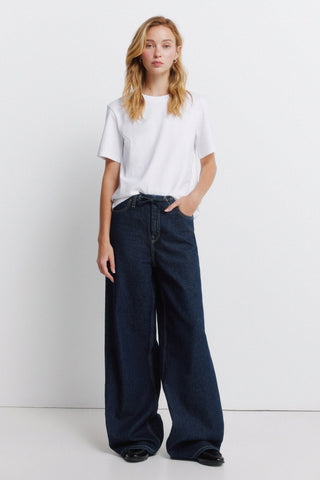 S/S Heavy T-Shirt.