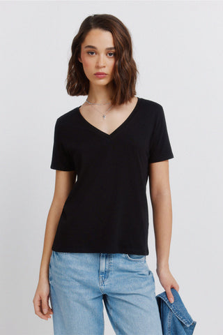S/S V-Neck Basic T-Shirt.