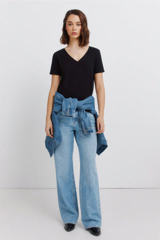 S/S V-Neck Basic T-Shirt.